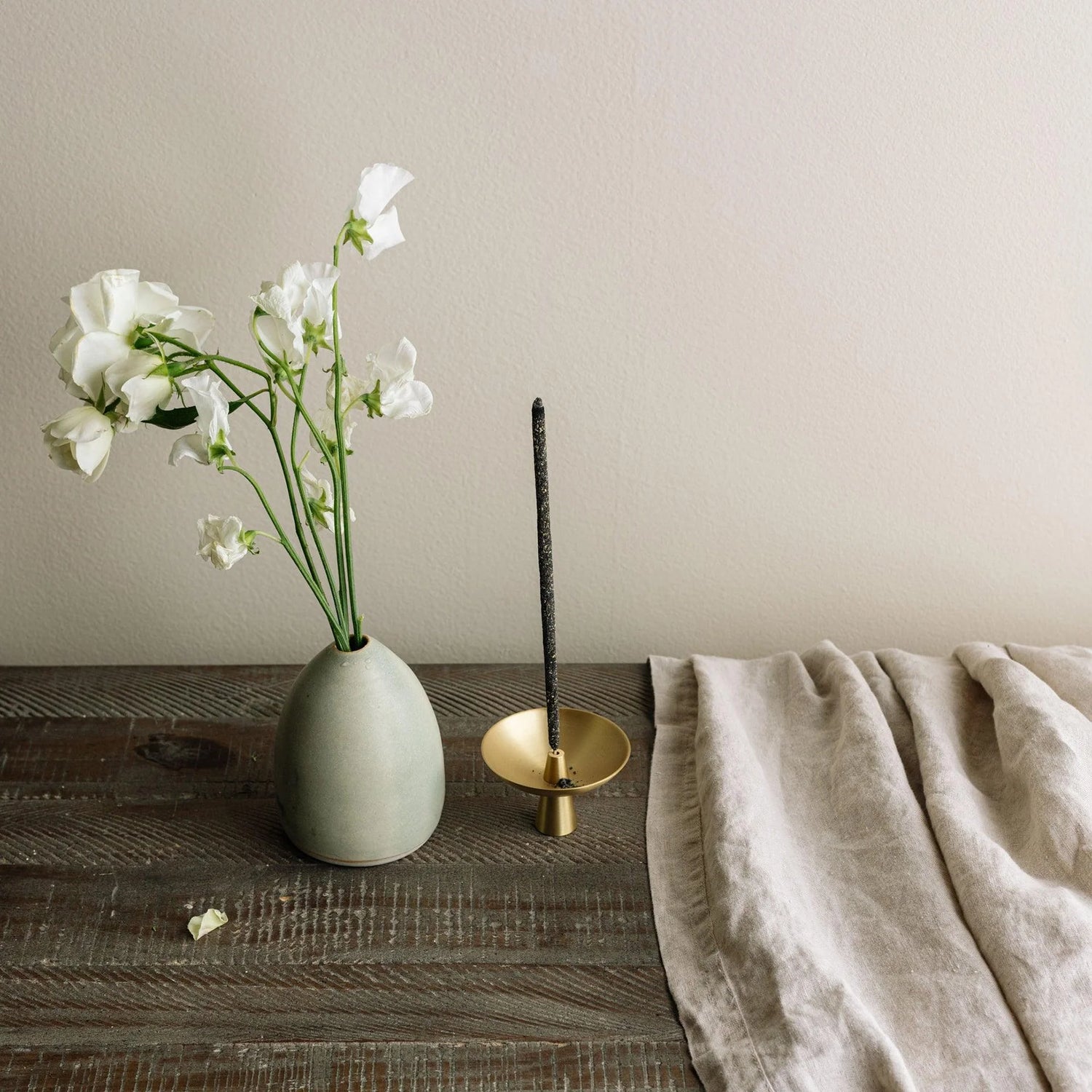 MINIMALIST BRASS INCENSE HOLDER